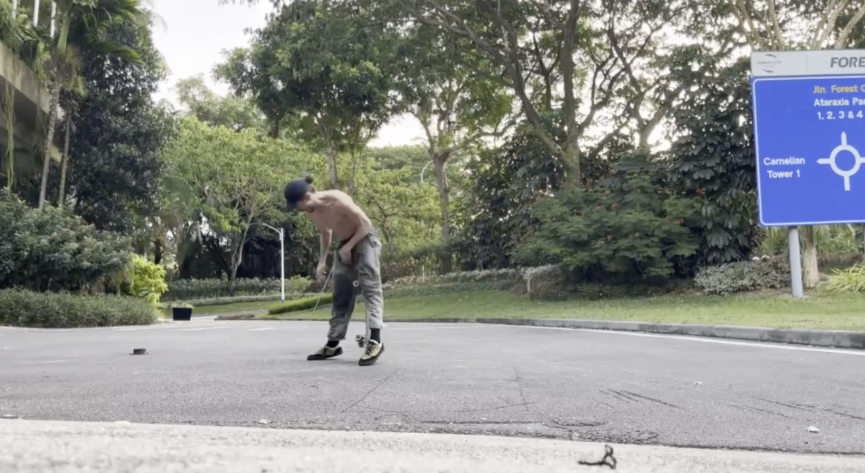 "Day 6 Kickflip Mission" r4topunk 🛹 🐭